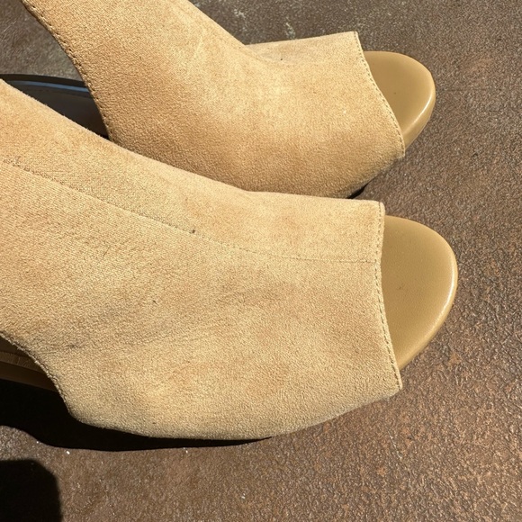 White House Black Market suede like heels 7 1/2 back zipper with peek a boo toe - Picture 4 of 9